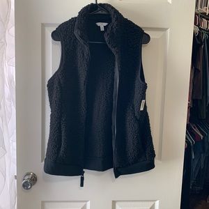 Small black Sherpa vest